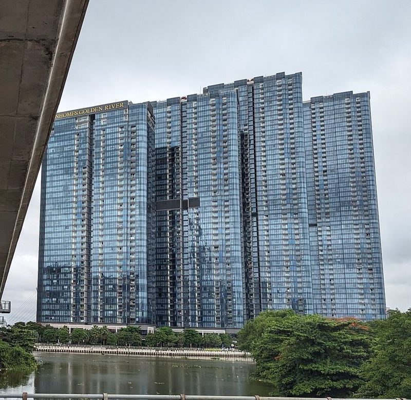 Cụm tháp căn hộ Vinhomes Golden River
