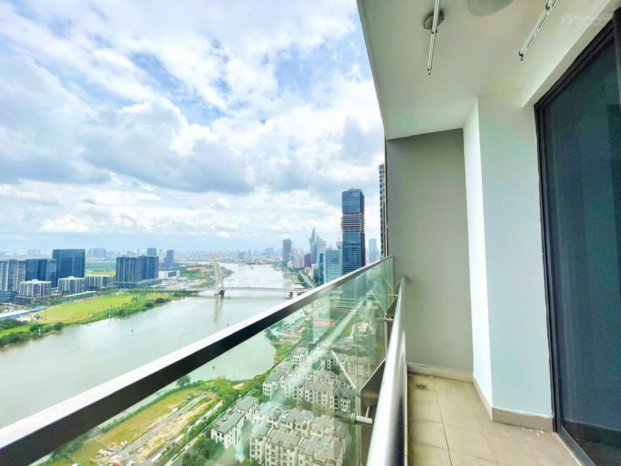 Căn 3PN 126,4 m² view sông – sổ hồng – Vinhomes Ba Son
