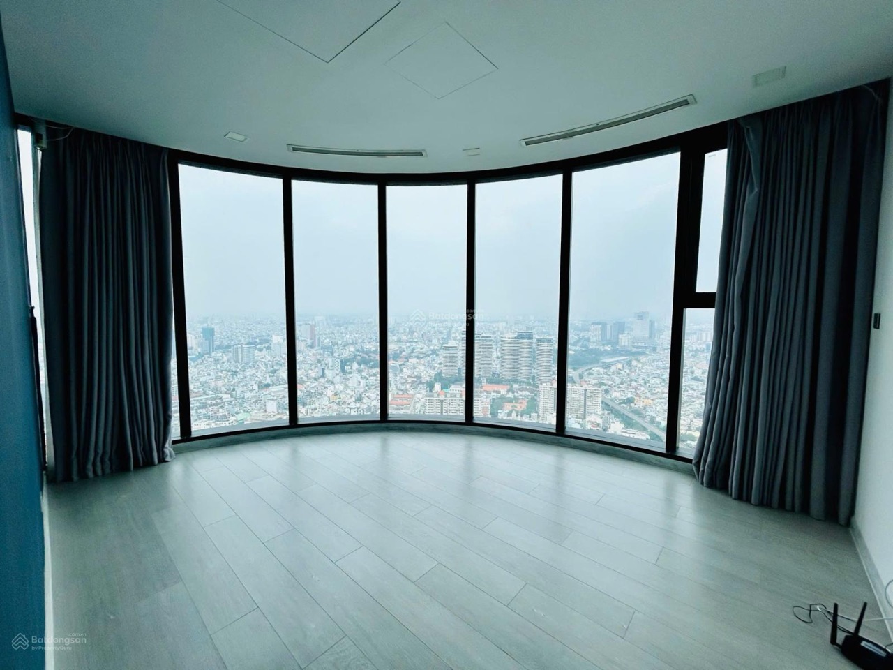 Căn 3PN 105 m² view Landmark 81 – full nội thất – Vinhomes Ba Son